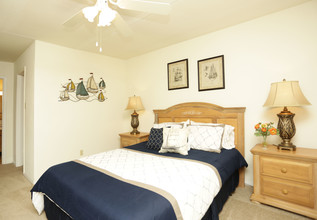 Sunlake Apartments in Kenner, LA - Building Photo - Interior Photo