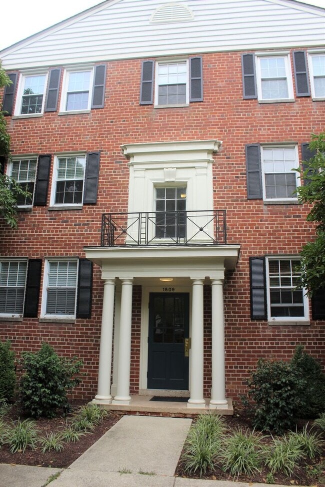 property at 1509 Belle View Blvd