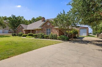 5406 Wedgefield Rd in Granbury, TX - Building Photo - Building Photo