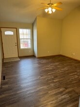 2305 S Kenser Rd, Unit B in Joplin, MO - Building Photo - Building Photo