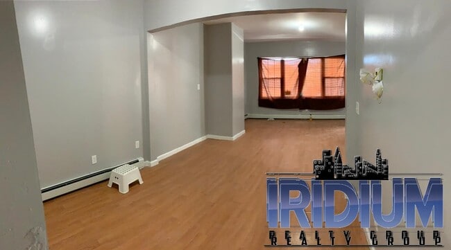 86 Keen St, Unit 2 in Paterson, NJ - Foto de edificio - Building Photo