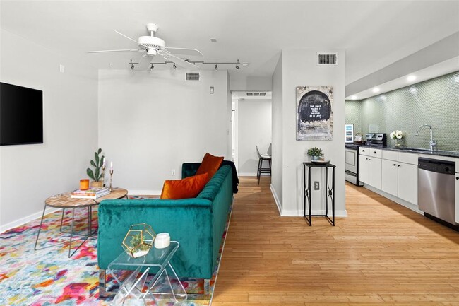 2200 Dickson Dr in Austin, TX - Building Photo - Building Photo