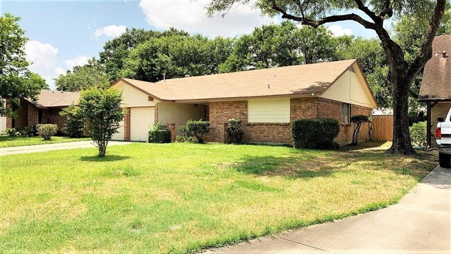 2314 Woodbough Ct in Houston, TX - Foto de edificio - Building Photo