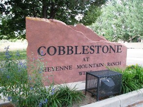 282 Cobblestone Dr in Colorado Springs, CO - Foto de edificio - Building Photo