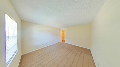 Woodland Bend Apartments in Ocala, FL - Foto de edificio - Building Photo