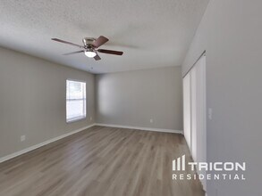 1714 Tarah Trace Dr in Brandon, FL - Building Photo - Building Photo