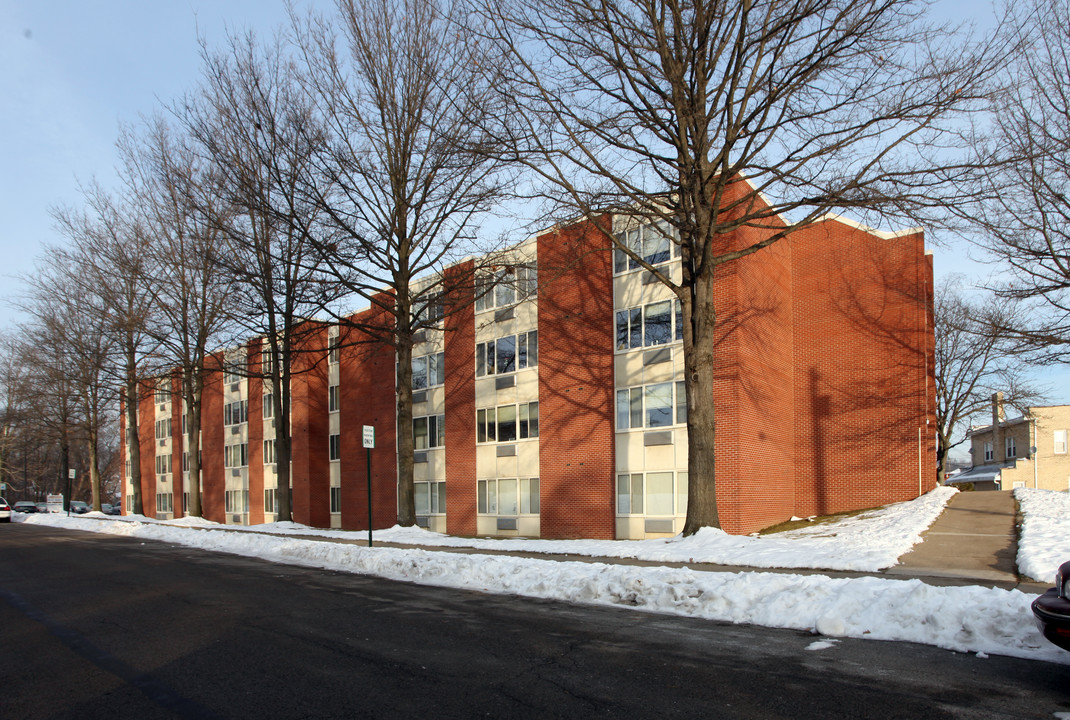 Lawrence Manor in New Castle, PA - Building Photo