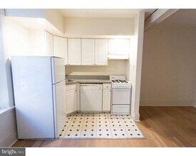 901 Clinton St in Philadelphia, PA - Building Photo - Building Photo