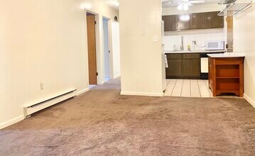 2108 Phillips Rd, Unit 47 in New Bedford, MA - Foto de edificio - Building Photo