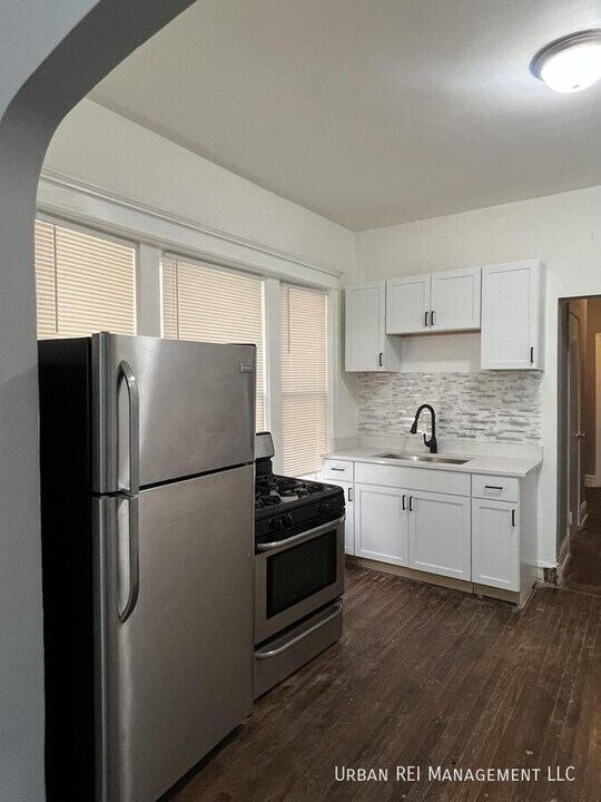 6134 S St Lawrence Ave in Chicago, IL - Building Photo