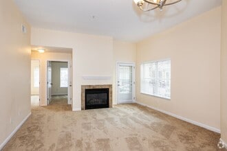 Concordia on the Lake in Littleton, CO - Foto de edificio - Building Photo