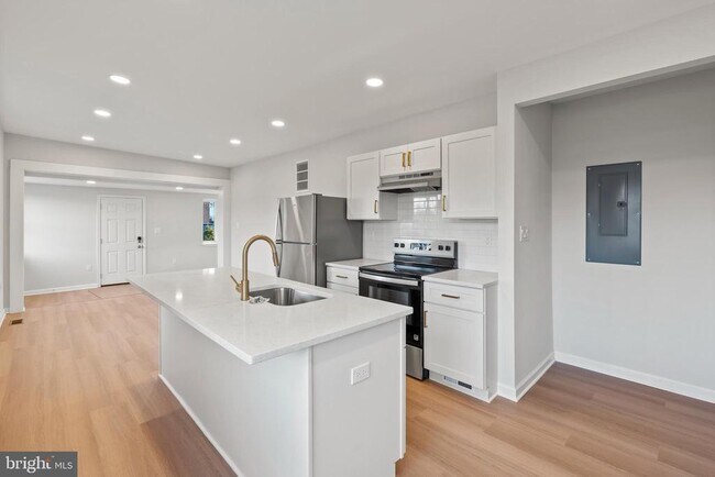 730 New Pittsburg Ave in Dundalk, MD - Building Photo - Building Photo