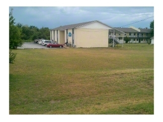 Village Apartments in Joplin, MO - Building Photo