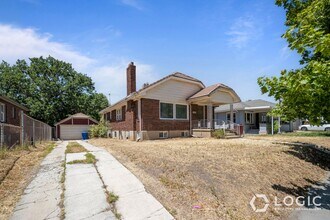 524 Douglas St in Salt Lake City, UT - Building Photo - Building Photo