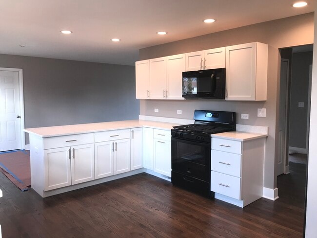 property at 607 W Maude Ave