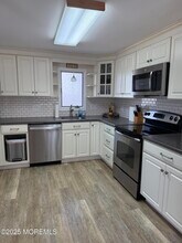 34 E Beach Way in Lavallette, NJ - Building Photo - Building Photo