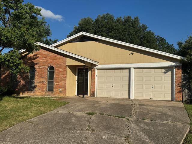 1029 Fox River Ln