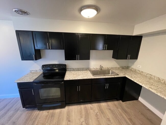 517 S Milwaukee Ave in Wheeling, IL - Building Photo - Building Photo