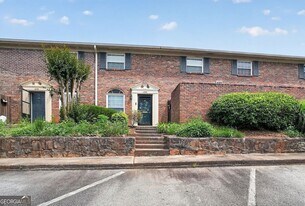 3549 Old Chamblee Tucker Rd in Atlanta, GA - Building Photo