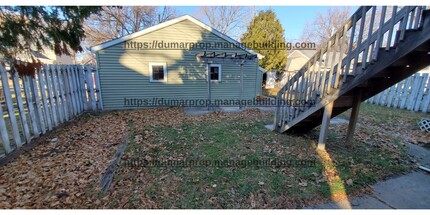 906 Riehl St in Waterloo, IA - Building Photo - Building Photo