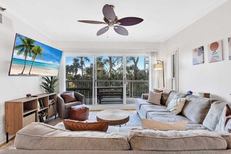 77 Ocean Ln in Hilton Head Island, SC - Building Photo - Building Photo