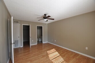 327 General Mouton Ave in Lafayette, LA - Building Photo - Building Photo