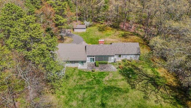 23 Vine Hill Rd in Farmington, CT - Building Photo - Building Photo