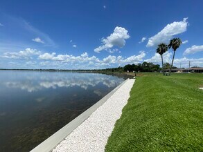 1207 W Pierce St, Unit 1207 in Lake Alfred, FL - Foto de edificio - Building Photo