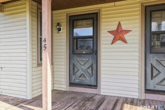 45 Dunham St in Norwich, CT - Foto de edificio - Building Photo