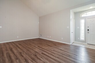 5107 Gulf Stream Ln in Bacliff, TX - Building Photo - Building Photo