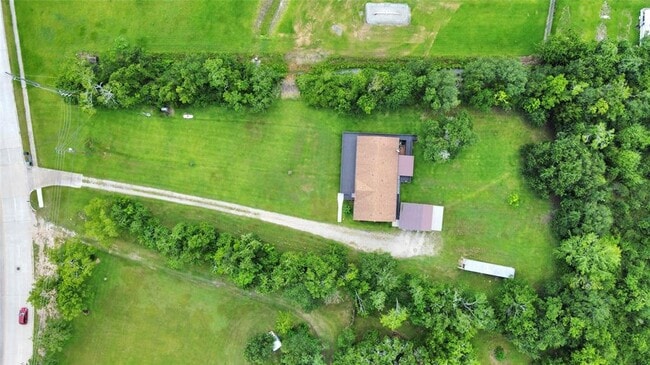 4000 Mustang Rd in Alvin, TX - Building Photo - Building Photo