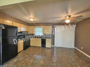 3255 S Parkview Ave in Springfield, MO - Building Photo - Building Photo