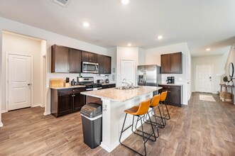 6403 Embankment Rd in San Antonio, TX - Building Photo - Building Photo