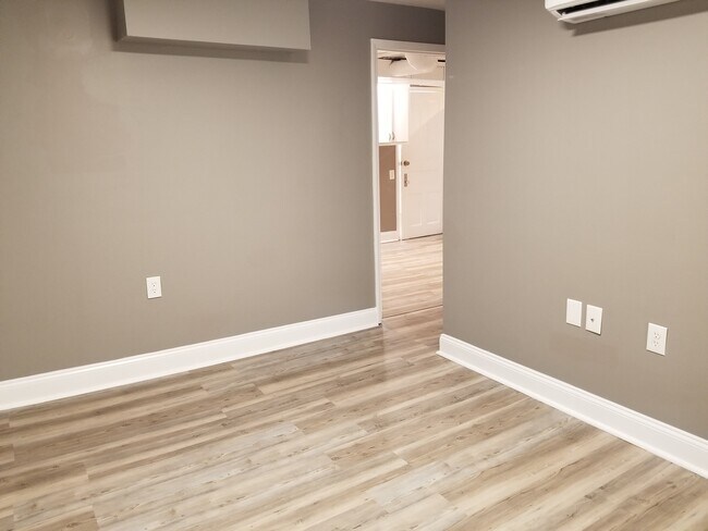 219 Locust St, Unit 2 in Carnegie, PA - Building Photo - Building Photo