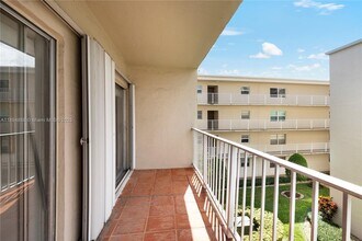 7725 SW 86th St in Miami, FL - Building Photo - Building Photo