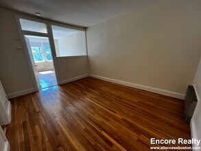 33 Lancaster Terrace, Unit 312 in Brookline, MA - Building Photo - Building Photo