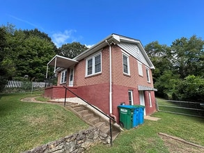 597 Emma Rd in Asheville, NC - Building Photo - Building Photo