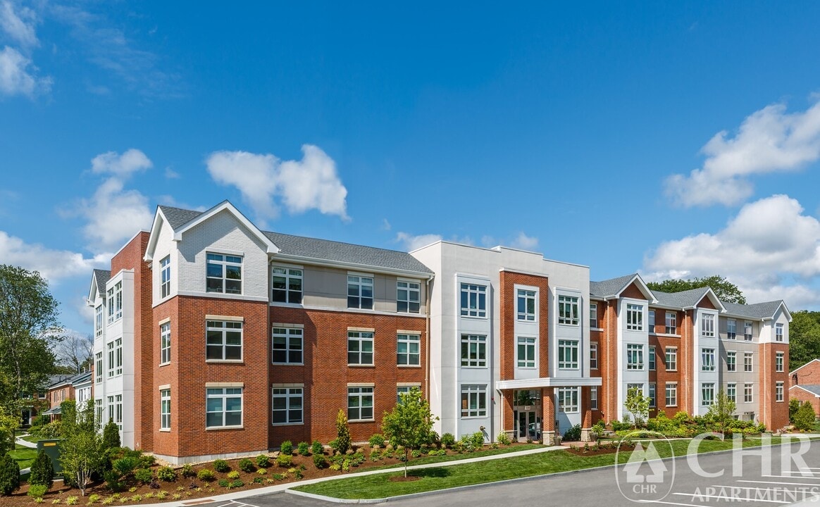 120 Gerry Rd in Chestnut Hill, MA - Building Photo