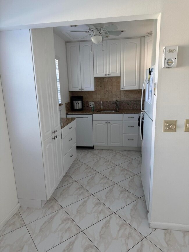 332 Mansfield G in Boca Raton, FL - Building Photo - Building Photo