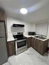 2796 SW 34th Ct in Miami, FL - Building Photo - Building Photo