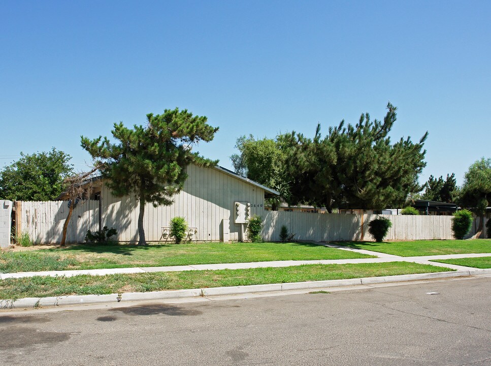 2606-2640 W Robinson Ave in Fresno, CA - Foto de edificio