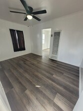 137 E R St in Wilmington, CA - Building Photo - Building Photo