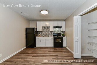 300 Hoskins Mill Ln in Charlotte, NC - Building Photo - Building Photo