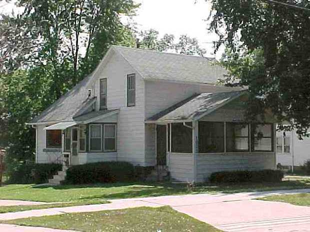 1623 Rainbow Dr in Cedar Falls, IA - Building Photo