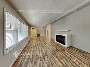 400 N Sharon Amity Rd in Charlotte, NC - Building Photo - Building Photo