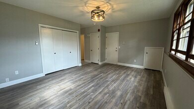 6 Hisgen Ave, Unit 8 in Easthampton, MA - Foto de edificio - Building Photo