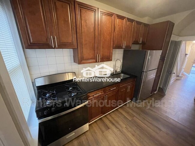 property at 2855 W Cold Spring Ln