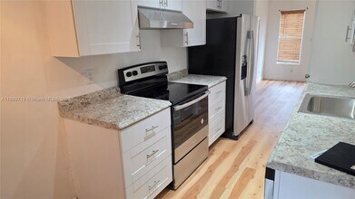 650 Tennis Club Dr in Fort Lauderdale, FL - Building Photo - Building Photo