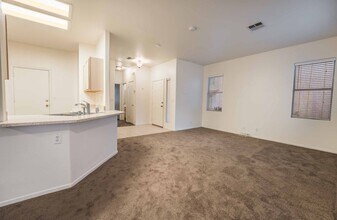 7224 Pinon Crest Ct in Las Vegas, NV - Building Photo - Building Photo