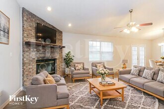 2835 Greenview Way in Indianapolis, IN - Building Photo - Building Photo